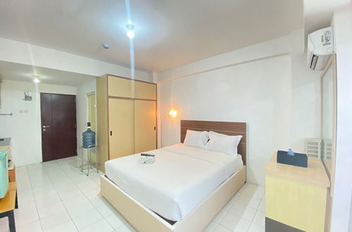 Photo 4 - Spacious Studio Room with Sofa Bed at Emerald Towers Apartment