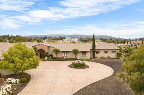 Photo 17 - Twilight Vines by Avantstay Secluded Estate Views of Wine Country