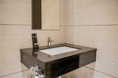 Photo 16 - Fully Furnished with Modern Design 1BR Brooklyn Apartment