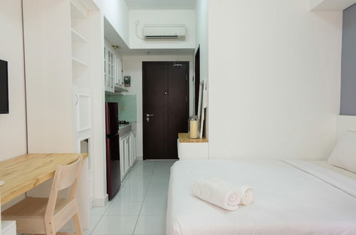 Photo 3 - Best Price Studio at Casa De Parco Apartment