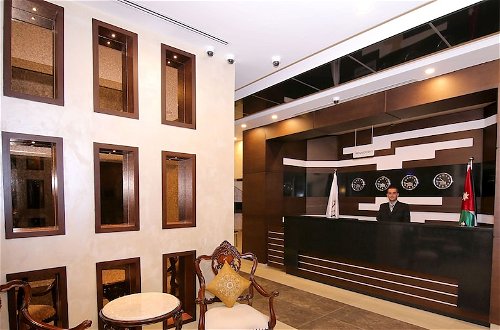 Photo 2 - Viola Hotel Suites