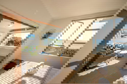 Photo 2 - Apartment On The Beach
