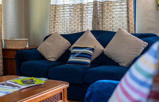 Restorations Tobago - Foto 40