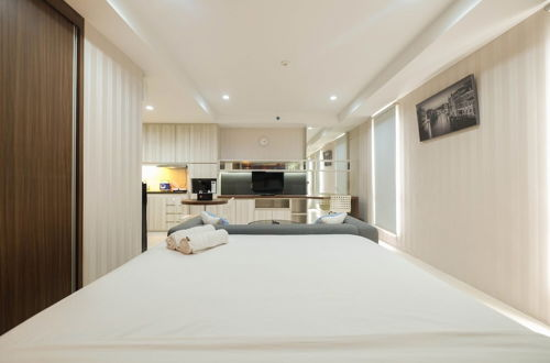 Photo 2 - Elegant and Comfy Studio Azalea Suites Apartment Cikarang