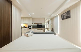 Foto 2 - Elegant and Comfy Studio Azalea Suites Apartment Cikarang