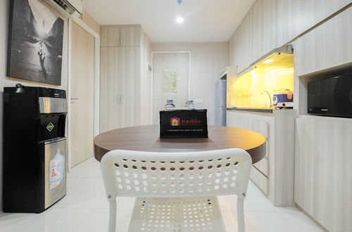 Foto 7 - Elegant and Comfy Studio Azalea Suites Apartment Cikarang