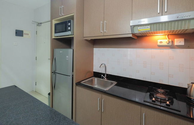 2BR with Sofa Bed Cervino Tebet Apartment - Foto 17