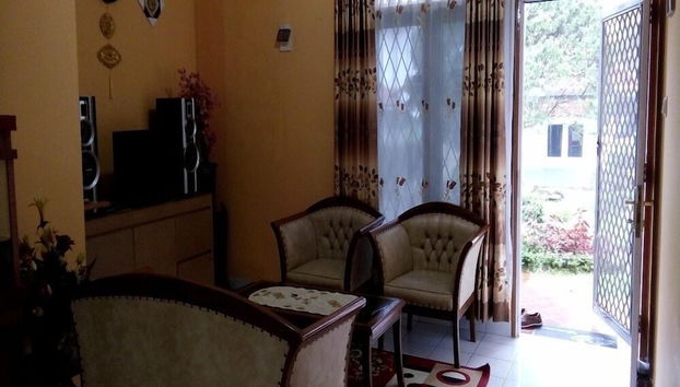 Coin salon dans le hall