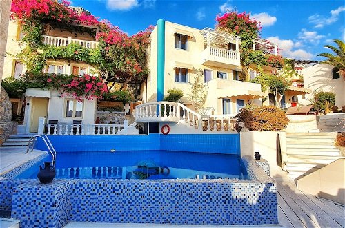 Photo 17 - Standard big Room Apartment in Blue Aegean With Shared Pool, Kitchen and Ac