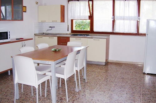 Photo 5 - Three-room Apartment in a Family House With Shared Garden in Lignano Pineta