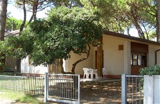 Foto 1 - Three-room Apartment in a Family House With Shared Garden in Lignano Pineta