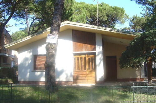 Foto 17 - Three-room Apartment in a Family House With Shared Garden in Lignano Pineta