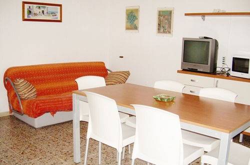 Foto 9 - Three-room Apartment in a Family House With Shared Garden in Lignano Pineta