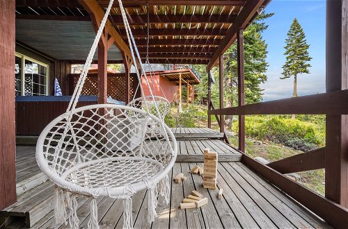 Foto 16 - Horizon by Avantstay Stunning A-frame Cabin w/ Hot Tub, Billiards, Lake Views