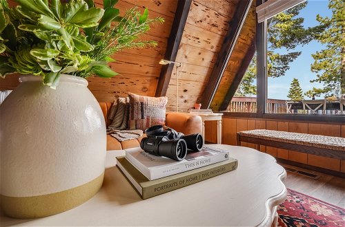 Foto 31 - Horizon by Avantstay Stunning A-frame Cabin w/ Hot Tub, Billiards, Lake Views