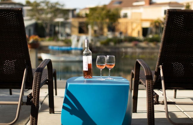 Bay Breeze by Avantstay Bayfront Home w/ Fire Pit & Private Dock in Balboa Peninsula - Foto 33