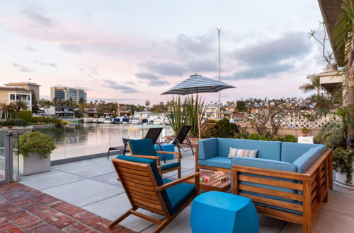 Photo 15 - Bay Breeze by Avantstay Bayfront Home w/ Fire Pit & Private Dock in Balboa Peninsula