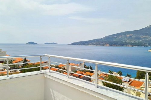 Foto 16 - Flat With Pool and View 3 Min to Beach in Kalkan