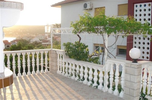 Photo 22 - Romantic Apartment With Sea View Vinišće, Dalmatia