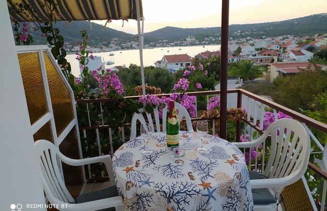 Romantic Apartment With Sea View Vinišće, Dalmatia - Foto 8