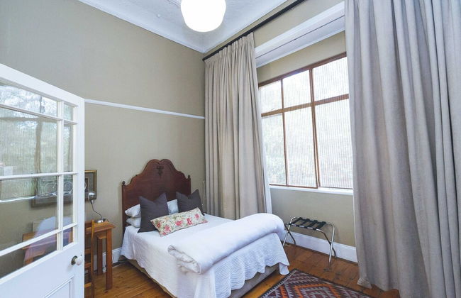 Spacious Bb Room in Restored Edwardian Manor House - Photo 2