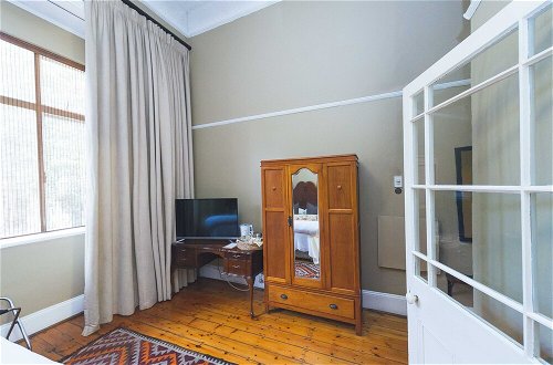 Photo 3 - Spacious Bb Room in Restored Edwardian Manor House