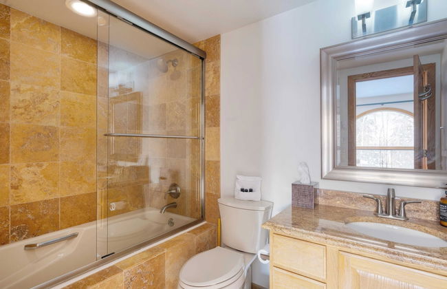 Riverside Condos C102 by Avantstay Condo Close To Downtown, Town Park & Ski Lift #8 - Foto 5