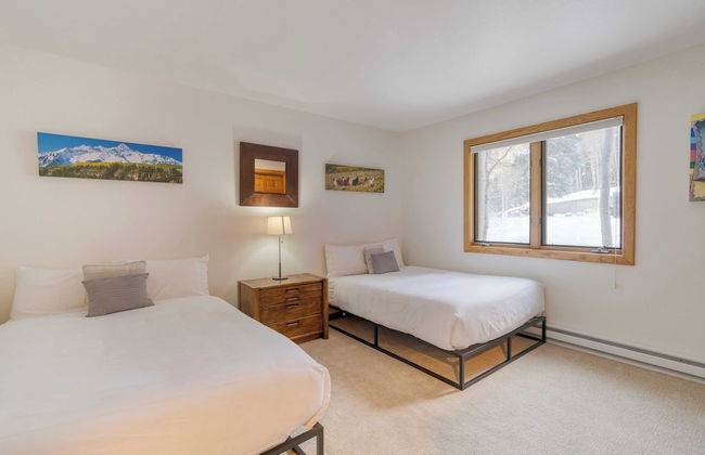 Riverside Condos C102 by Avantstay Condo Close To Downtown, Town Park & Ski Lift #8 - Foto 1