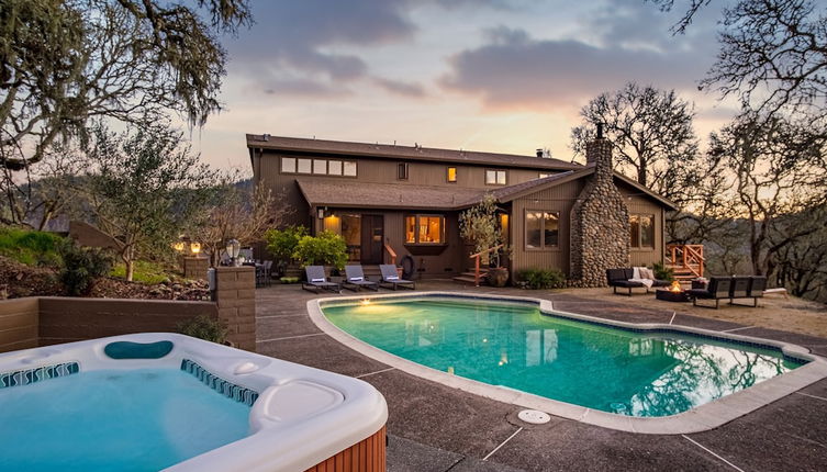 Photo 1 - Gable by Avantstay Beautiful 3.5 Acre Oasis w/ Gorgeous Views, Pool & Hot Tub