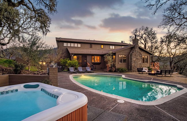 Gable by Avantstay Beautiful 3.5 Acre Oasis w/ Gorgeous Views, Pool & Hot Tub - Foto 32