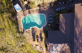 Photo 3 - Gable by Avantstay Beautiful 3.5 Acre Oasis w/ Gorgeous Views, Pool & Hot Tub