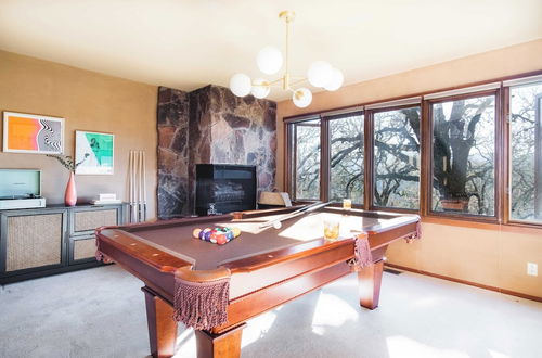 Photo 32 - Gable by Avantstay Beautiful 3.5 Acre Oasis w/ Gorgeous Views, Pool & Hot Tub