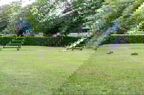 Foto 3 - Nice Holiday Home in Quiet Park near Veerse Meer