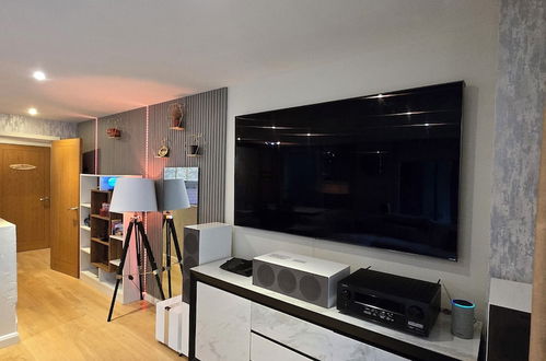 Photo 5 - Stylish and Modern 1 Bedroom Apartment in Farringdon