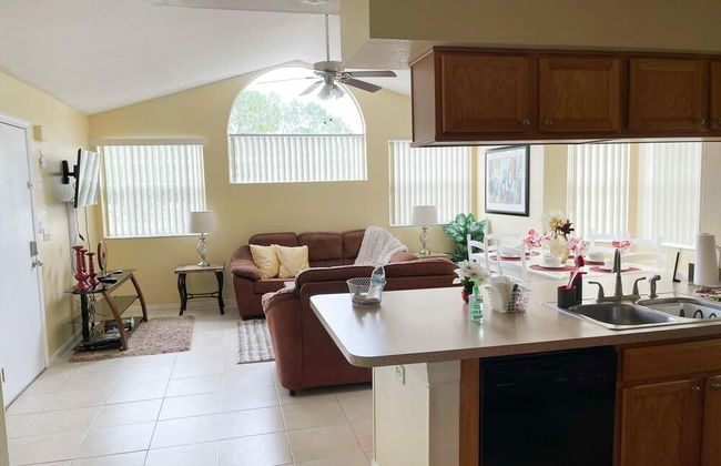 Three Bedroom Apartment #3 -- 5014 LBC -- Vusa Three Bedroom Condo Apartment - Foto 18