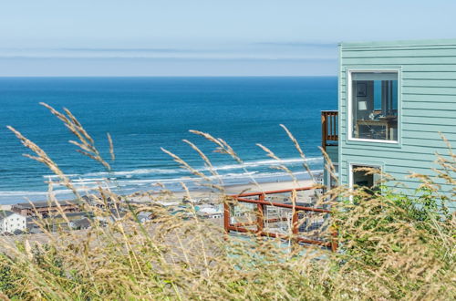 Photo 27 - Blue Horizon by Avantstay Panoramic Views of the Ocean w/ Entertainers Patio