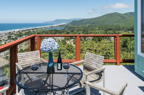 Photo 3 - Blue Horizon by Avantstay Panoramic Views of the Ocean w/ Entertainers Patio