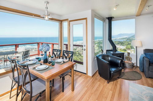 Photo 10 - Blue Horizon by Avantstay Panoramic Views of the Ocean w/ Entertainers Patio