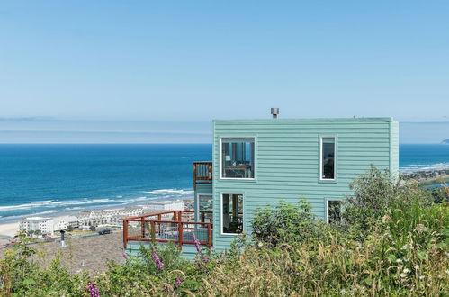 Photo 7 - Blue Horizon by Avantstay Panoramic Views of the Ocean w/ Entertainers Patio