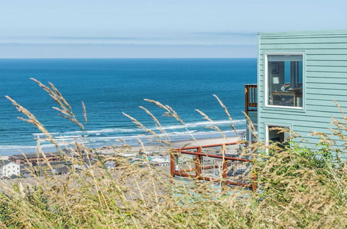 Photo 28 - Blue Horizon by Avantstay Panoramic Views of the Ocean w/ Entertainers Patio