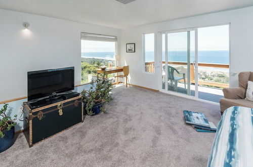 Photo 16 - Blue Horizon by Avantstay Panoramic Views of the Ocean w/ Entertainers Patio