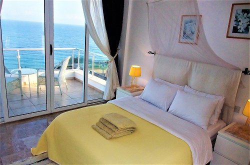 Foto 5 - Ocean View Family Villa, Sleeps 2-10, Private Pool, Wifi, Internet Tv & Acs