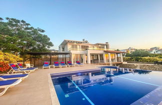 Foto 1 - Ocean View Family Villa, Sleeps 2-10, Private Pool, Wifi, Internet Tv & Acs