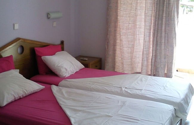 Room in Studio - Rock Garden Apartments - 2 Steps From the Beach - Photo 3