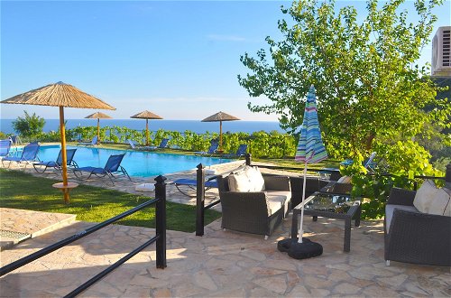Photo 8 - Large Apartment by the Pool - Pelekas Beach, Corfu