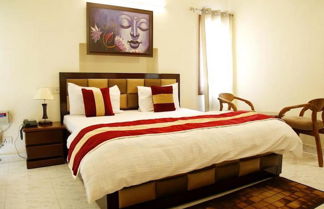 Foto 3 - Room in Guest Room - Maplewood Guest House, Neeti Bagh, New Delhiit is a Boutiqu Guest House - Room 2