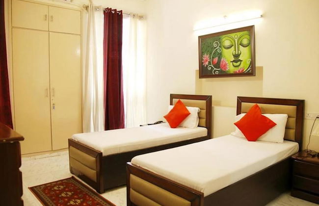 Room in Guest Room - Maplewood Guest House, Neeti Bagh, New Delhiit is a Boutiqu Guest House - Room 2 - Photo 2
