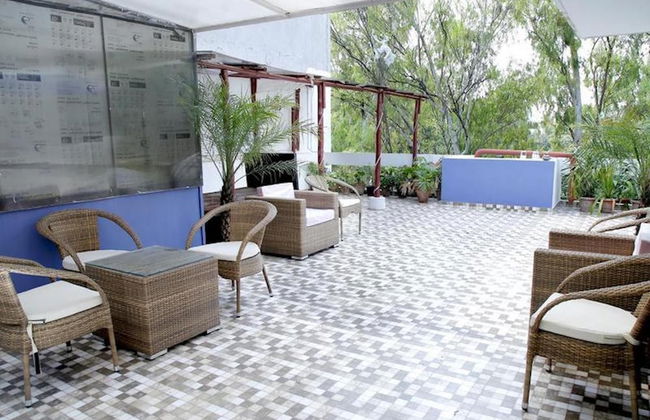 Room in Guest Room - Maplewood Guest House, Neeti Bagh, New Delhiit is a Boutiqu Guest House - Room 2 - Photo 8