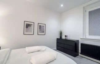 Foto 3 - Stunning Luxury Apartment Near Motherwell