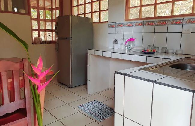 La Casita Bungalow Equipped Cabin With Garden View Near to the Beach - Foto 15